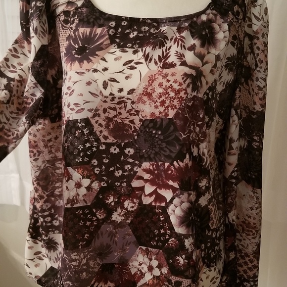 Nice blouse - Picture 4 of 8